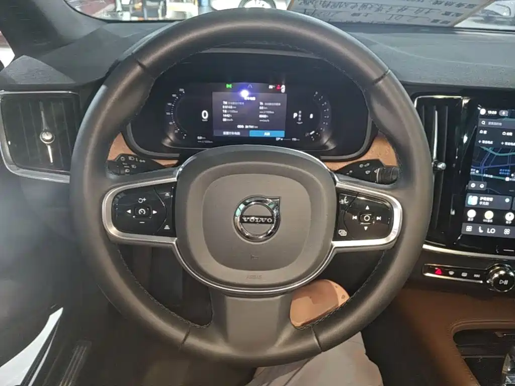 Volvo S90 — миниатюра 11
