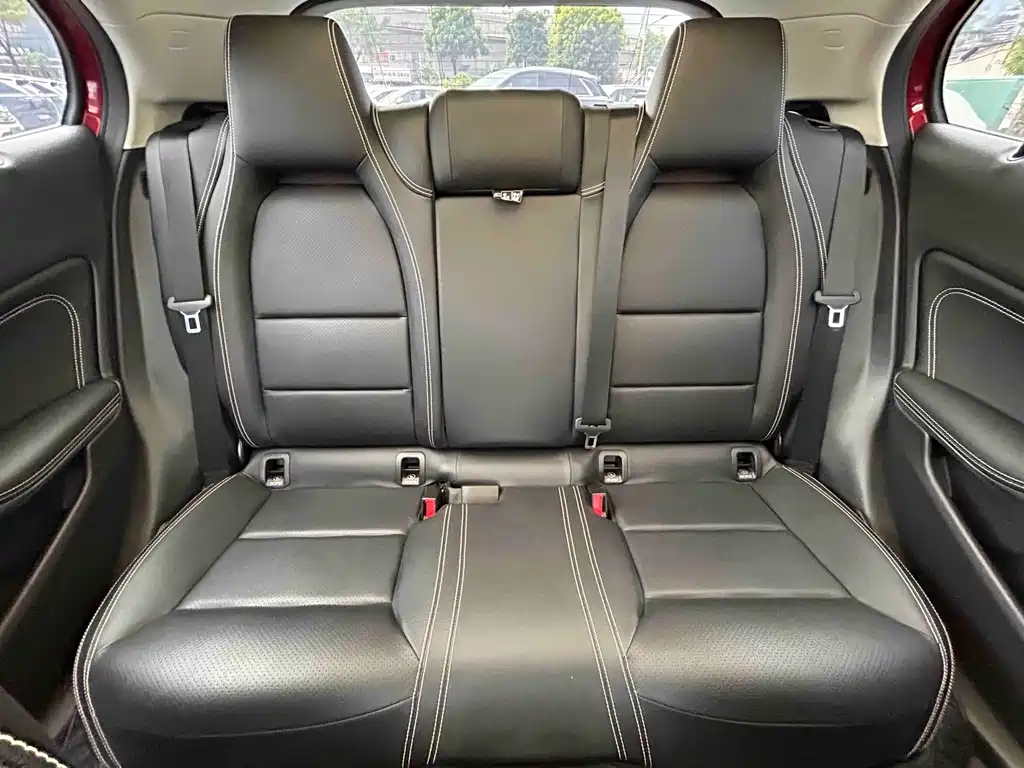 Mercedes-Benz GLA — миниатюра 10
