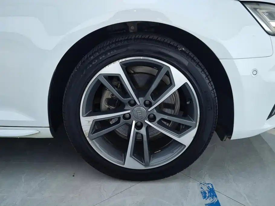 Audi A4L — миниатюра 6