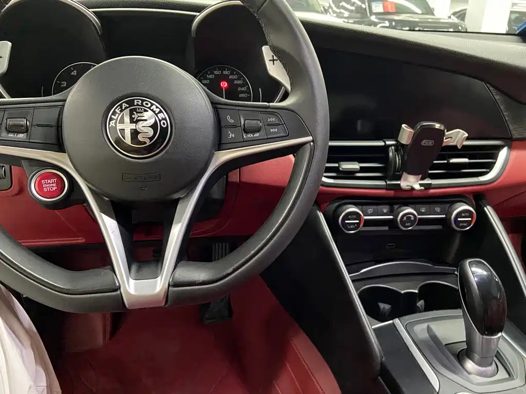 Alfa Romeo Giulia — миниатюра 5
