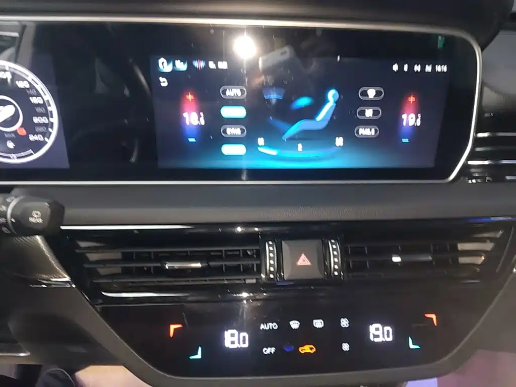 Hongqi Hongqi HS5 — миниатюра 13