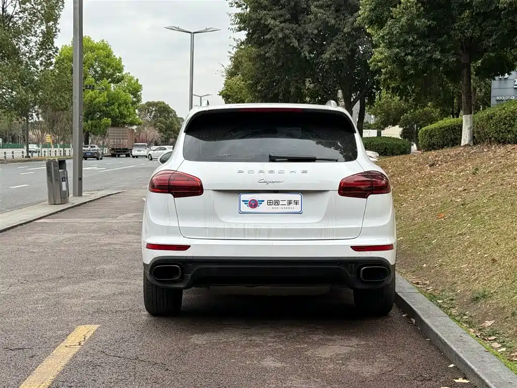 PORSCHE CAYENNE