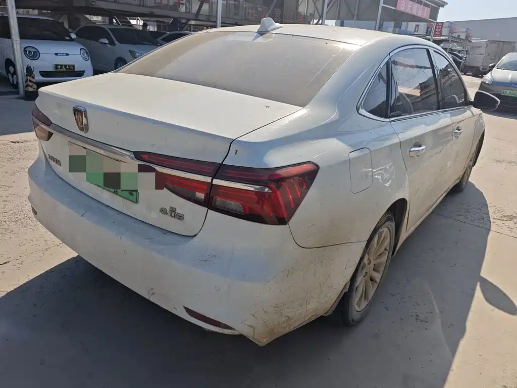 Roewe i6 New Energy — миниатюра 4