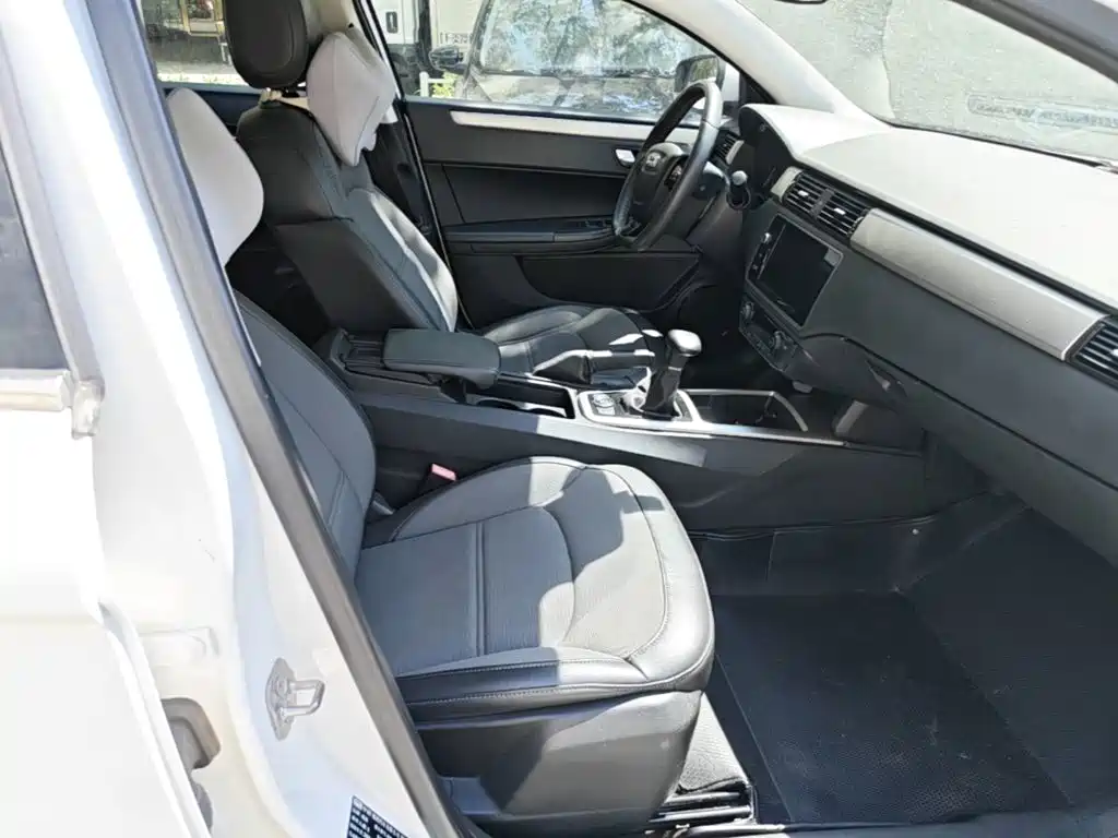 Qoros Qoros 3 — миниатюра 25