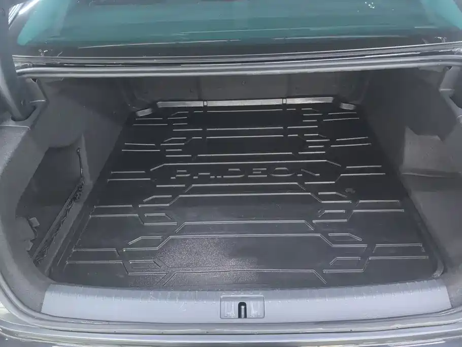 Volkswagen Phideon — миниатюра 4