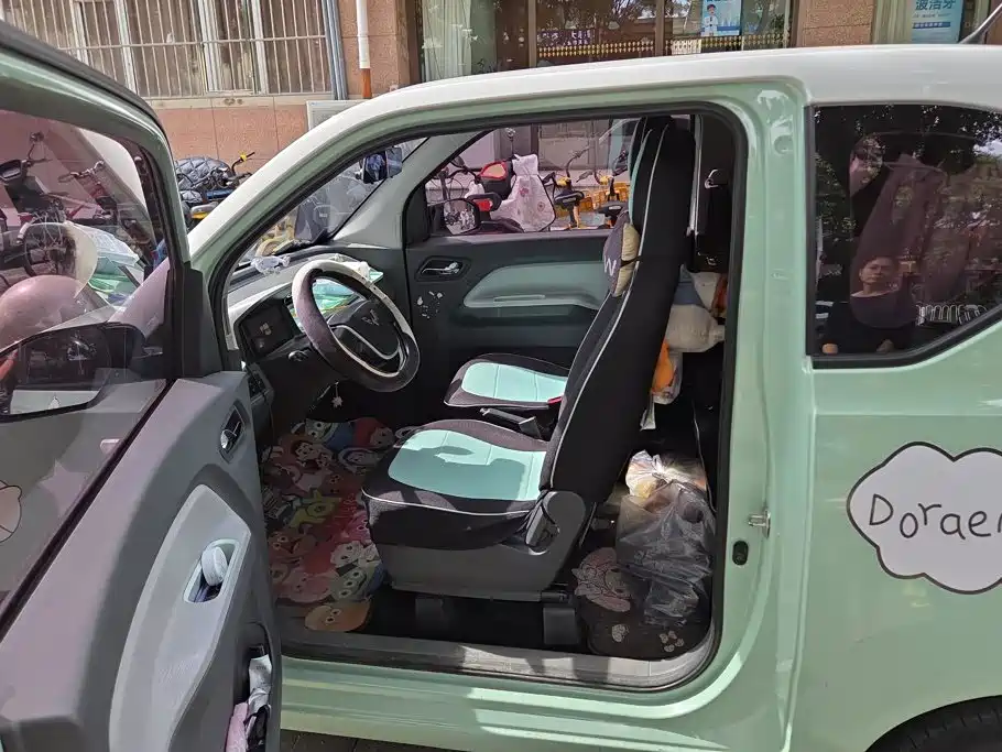 Wuling MINIEV — миниатюра 9