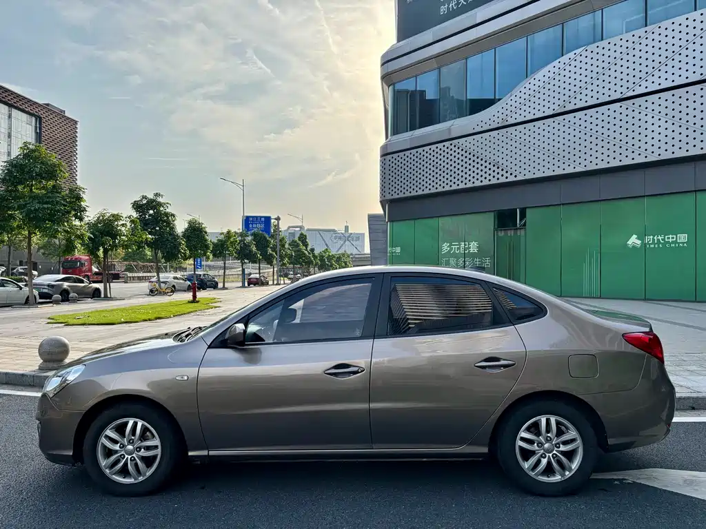 Hyundai Elantra 2011 1.6L AT Comfort