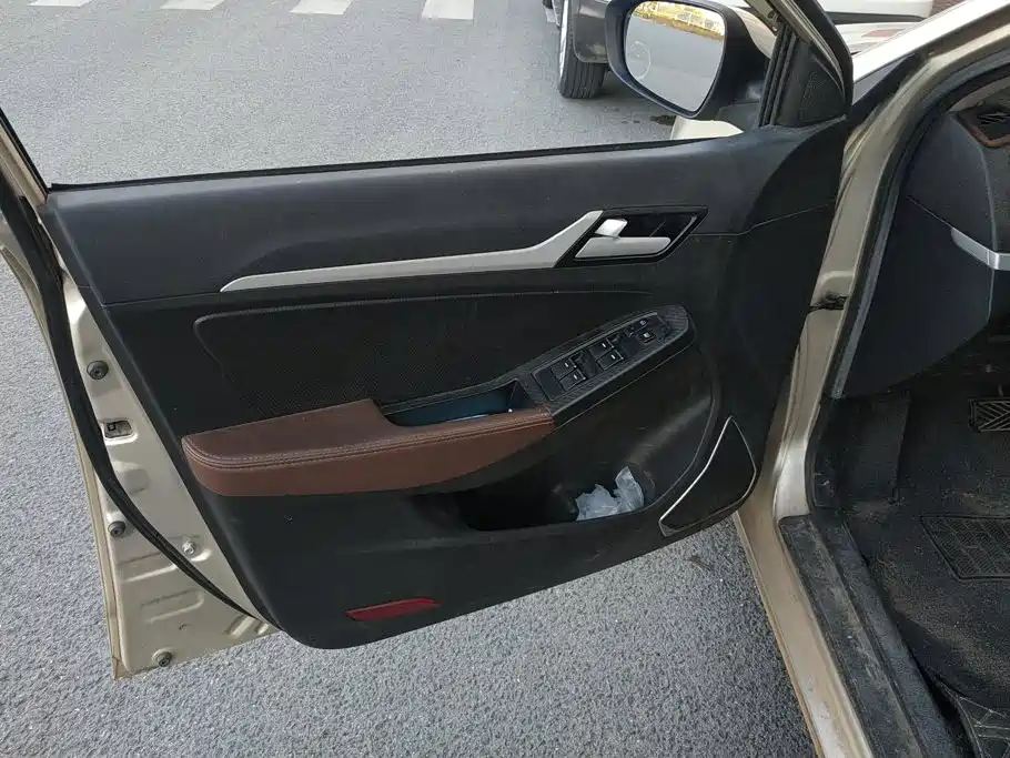 Geely Vision — миниатюра 7