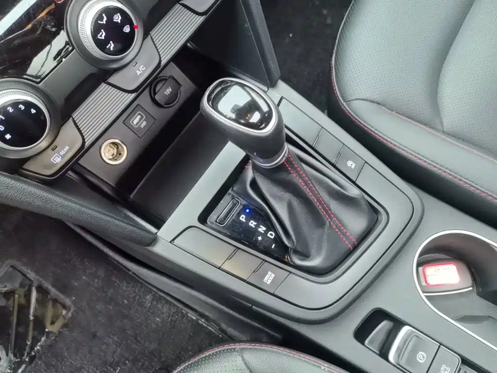 Hyundai Elantra — миниатюра 14