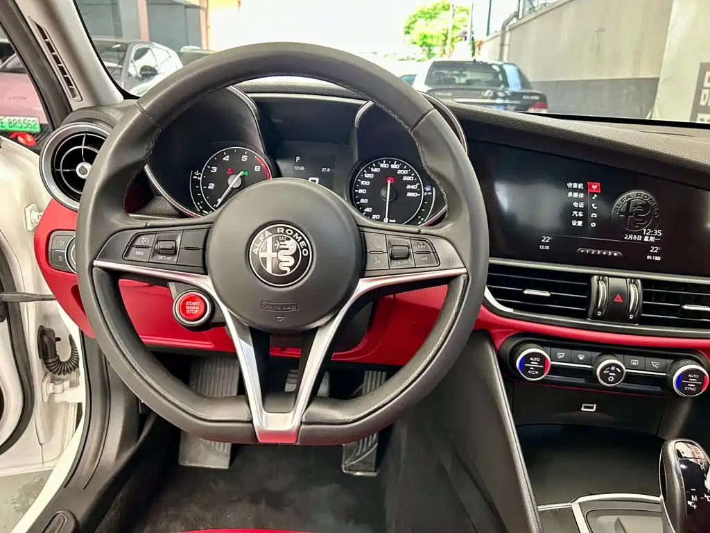 Alfa Romeo Giulia — миниатюра 13