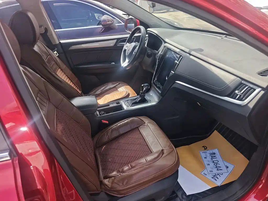 Roewe RX5 — миниатюра 4