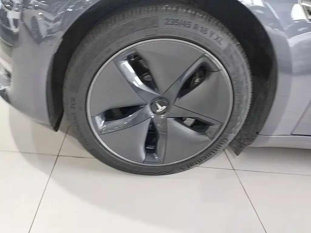 Tesla Model 3 — миниатюра 23