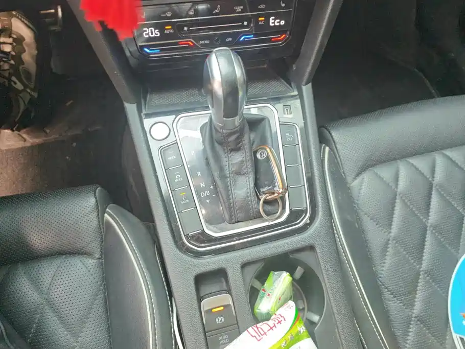 Volkswagen Magotan PHEV — миниатюра 16