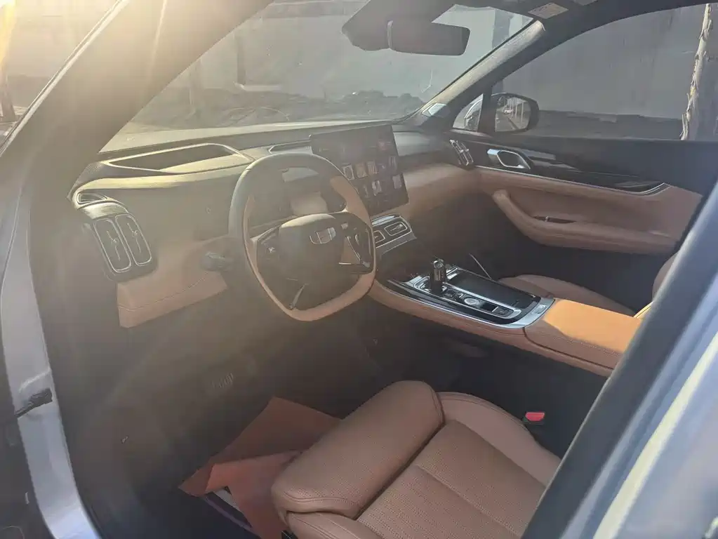 Geely Boyue L L 2025 1.5TD DCT