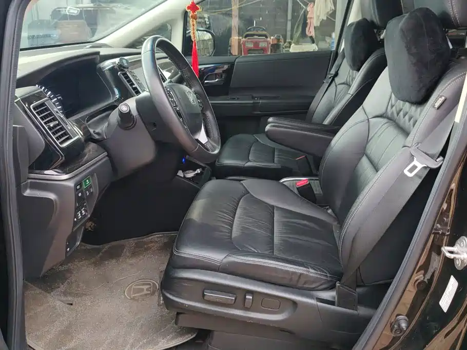 Honda Elysion — миниатюра 9