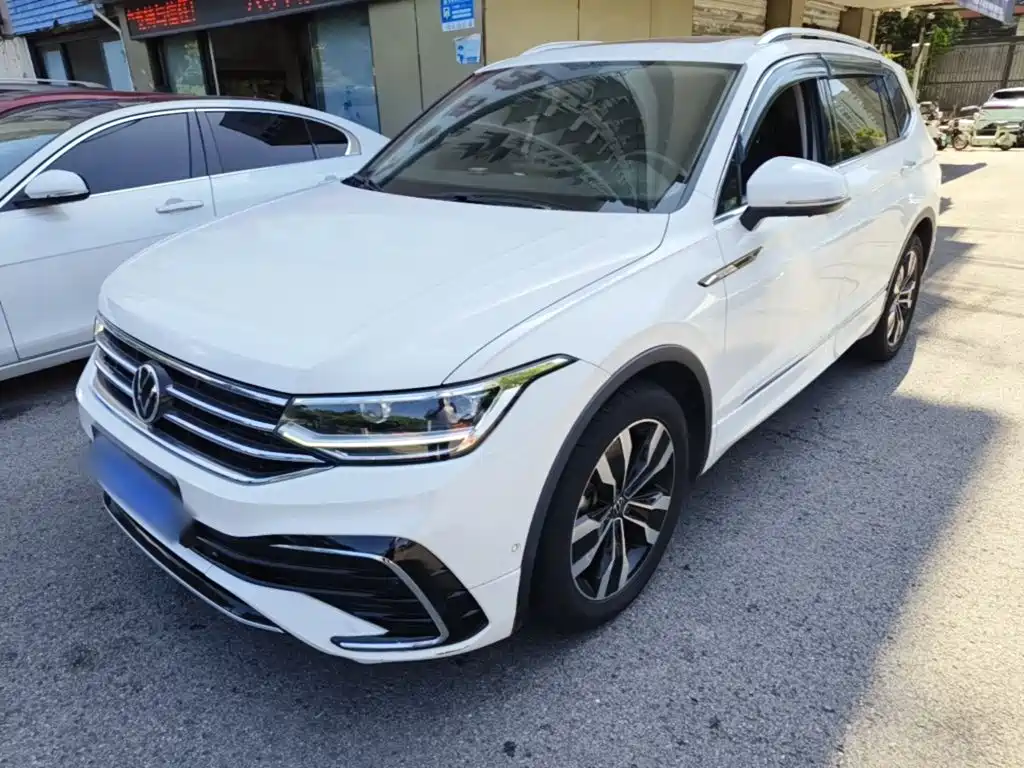 Volkswagen Tiguan L — миниатюра 2