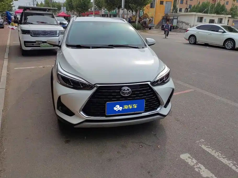 Toyota Yaris L — миниатюра 2
