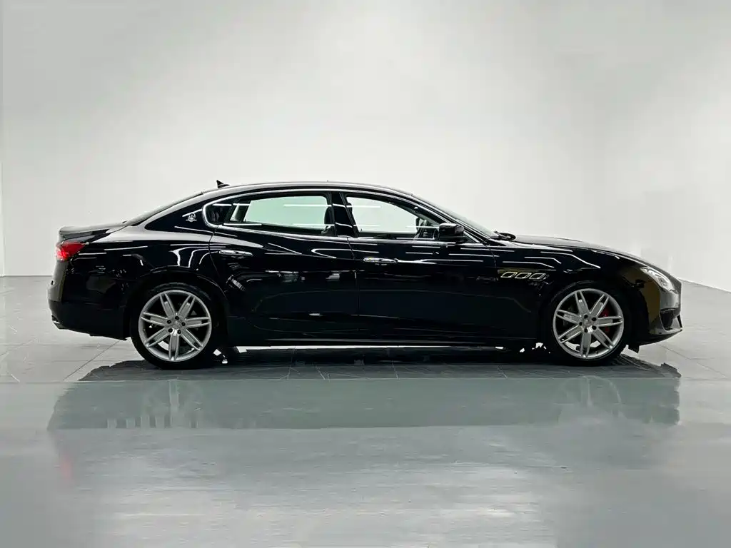 Maserati Quattroporte — миниатюра 7