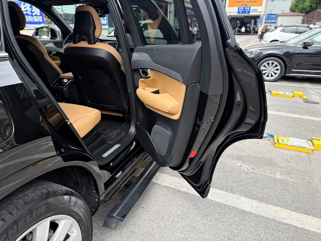 Volvo XC90 — миниатюра 15