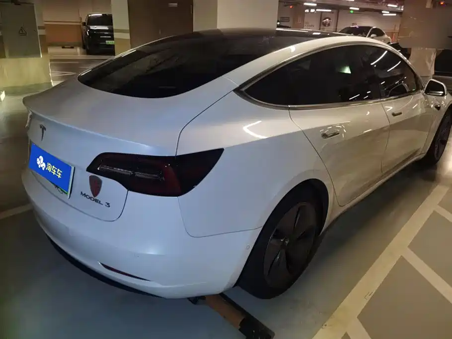 Tesla Model 3 — миниатюра 3
