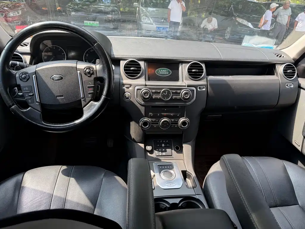 Land Rover Discovery 2015 3.0 SC V6 SE