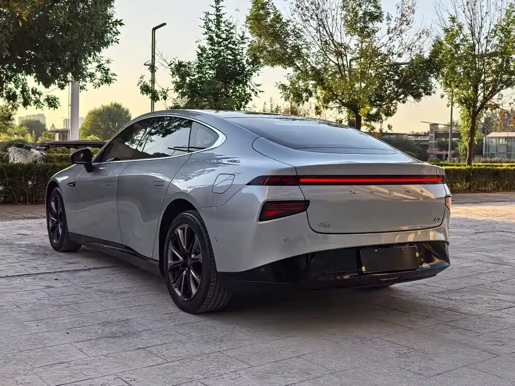 XPeng P7 — миниатюра 7