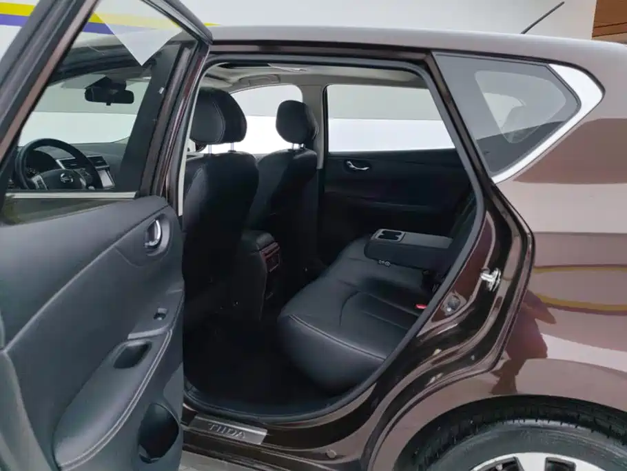 Nissan Tiida — миниатюра 11