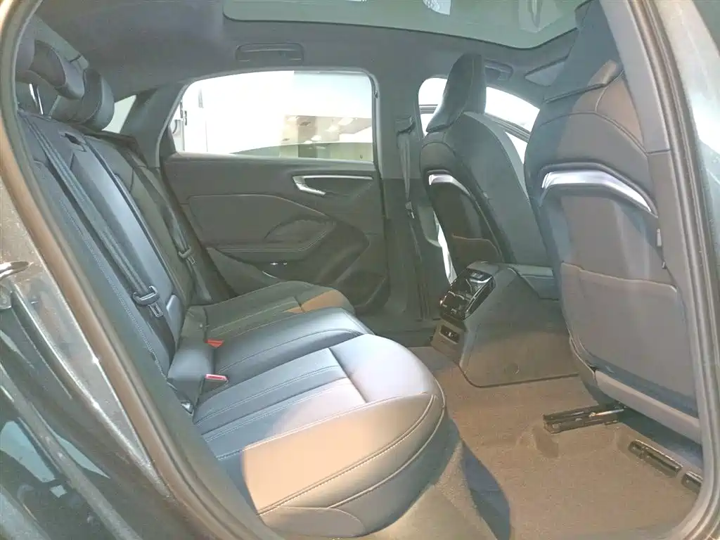 Audi A5L 2026 2.0T Smart Drive