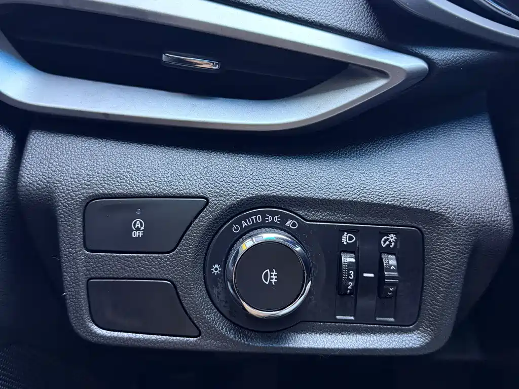 Chevrolet Volando — миниатюра 17