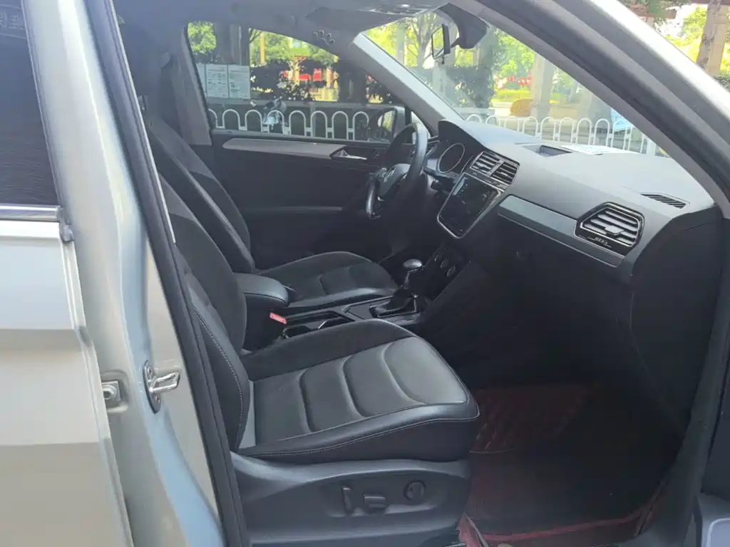 Volkswagen Tiguan L — миниатюра 25