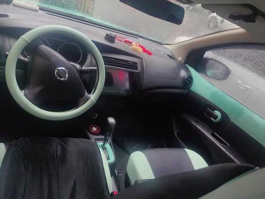 Nissan Livina — миниатюра 12