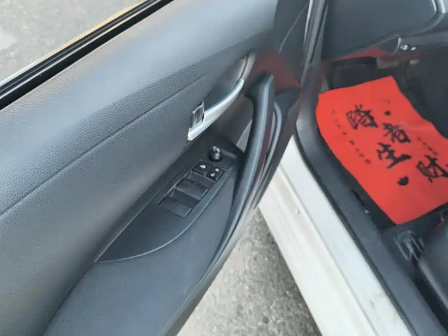 Toyota Corolla — миниатюра 7