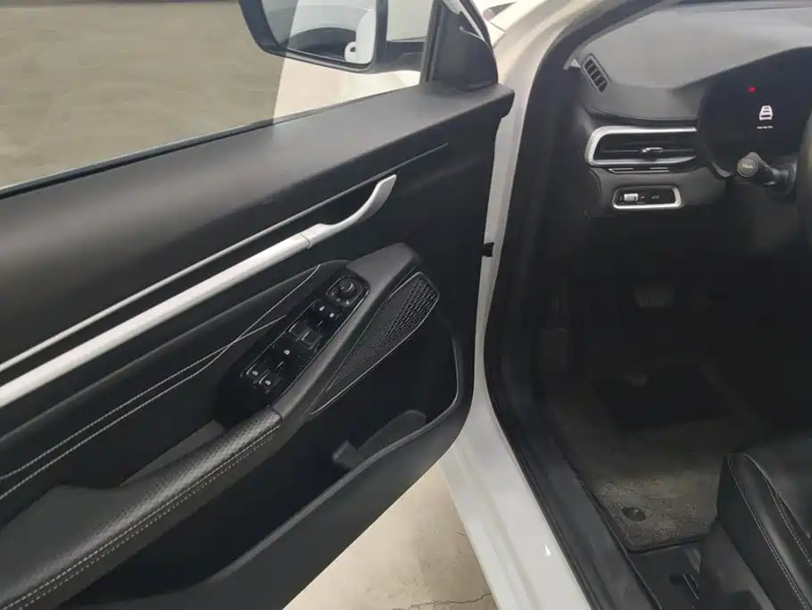 Geely Emgrand — миниатюра 7
