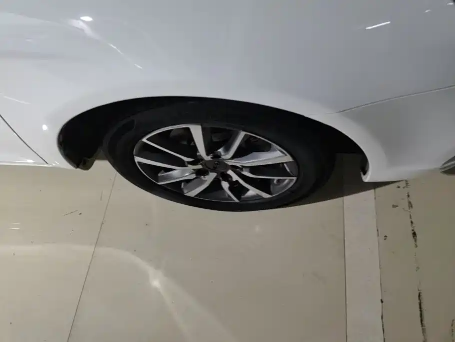 Geely Emgrand — миниатюра 6
