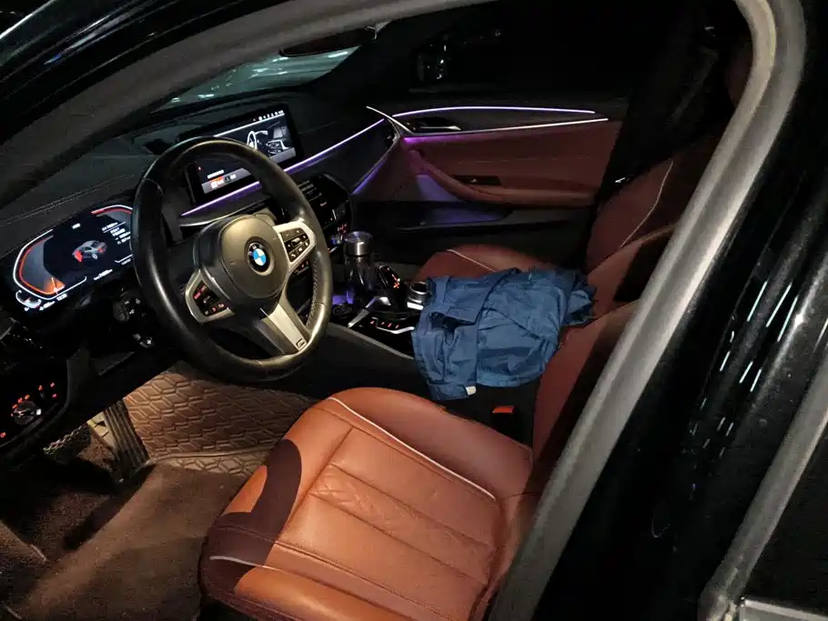 BMW 5 Series — миниатюра 9