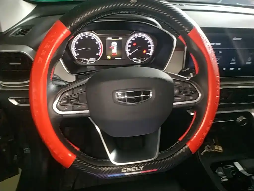 Geely Binyue — миниатюра 11