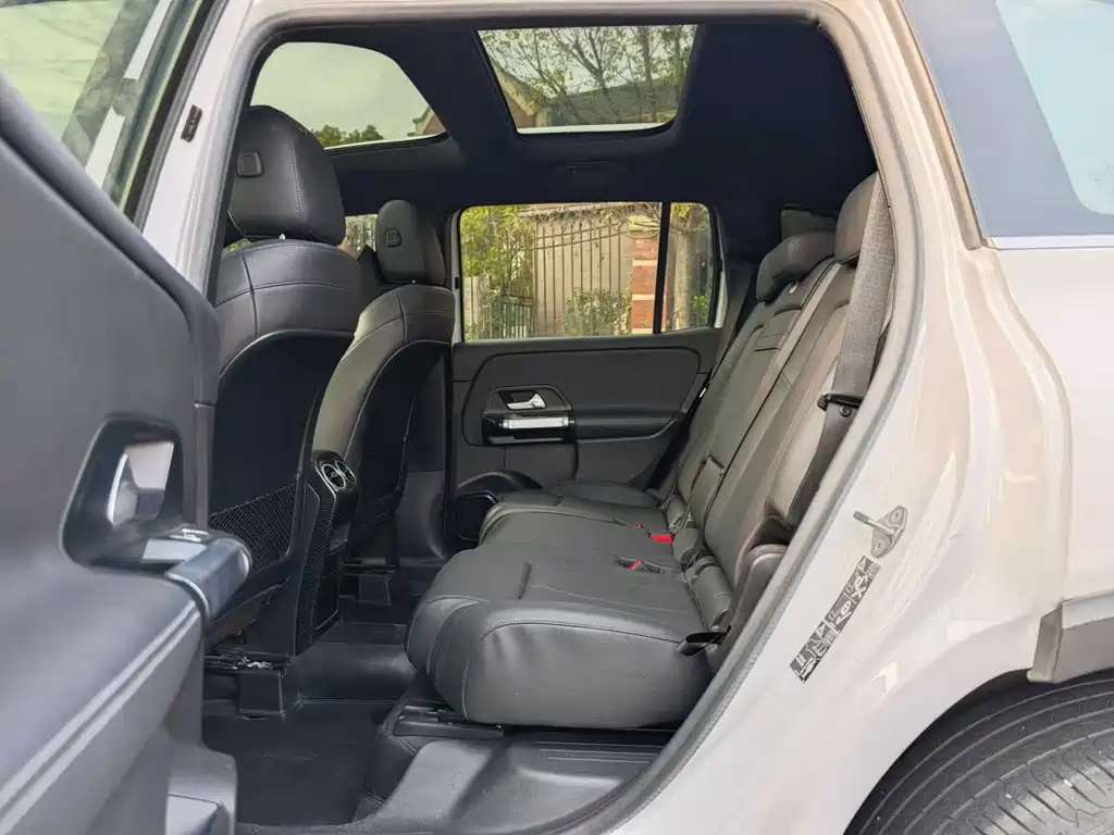MERCEDES-BENZ  GLB