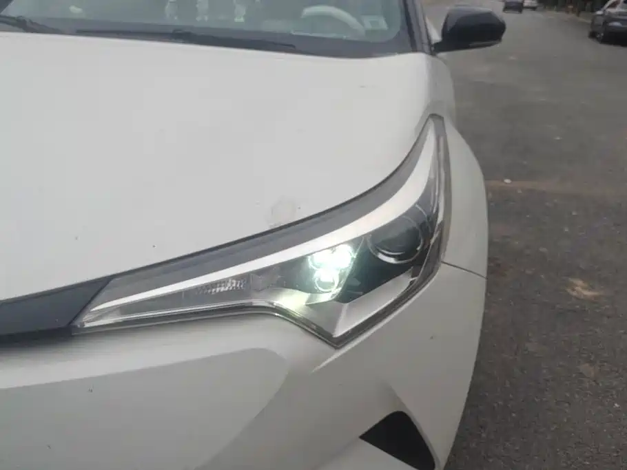 Toyota IZOA — миниатюра 5