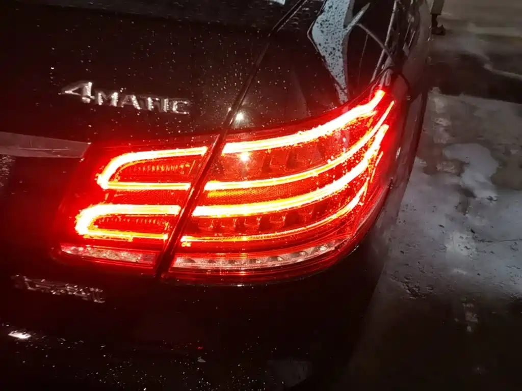 Mercedes-Benz E-Class — миниатюра 8
