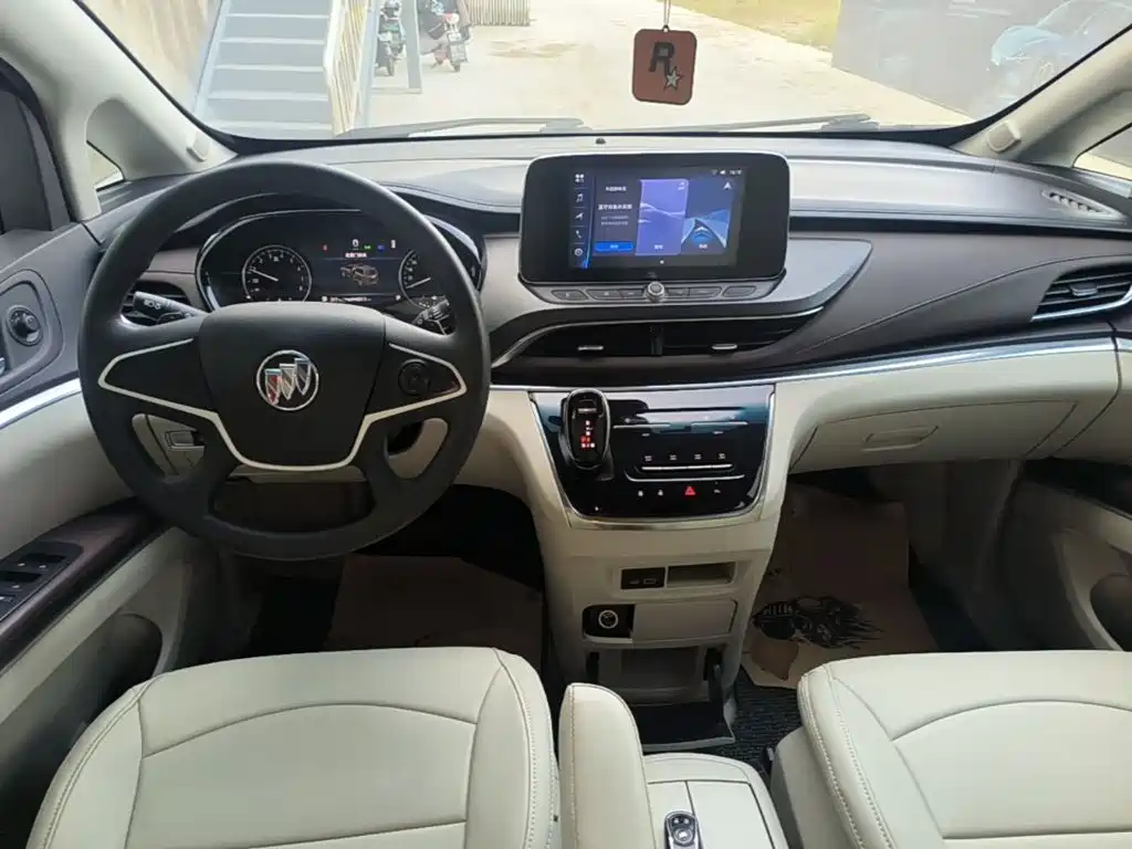Buick GL8 — миниатюра 10