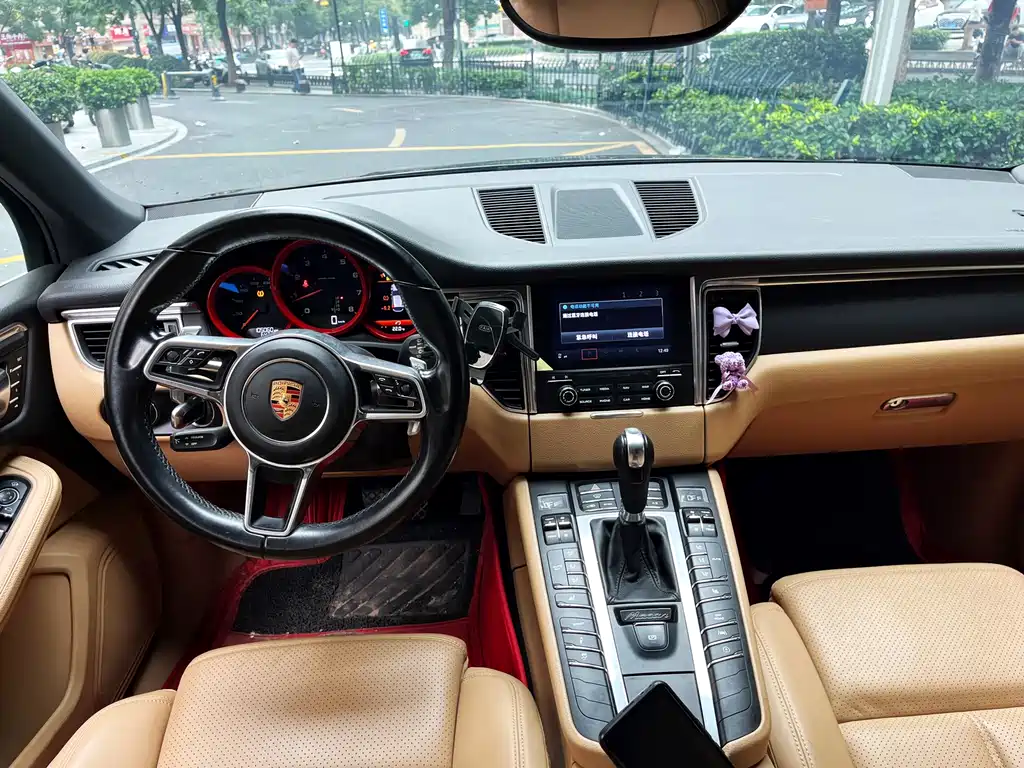 Porsche Macan — миниатюра 12