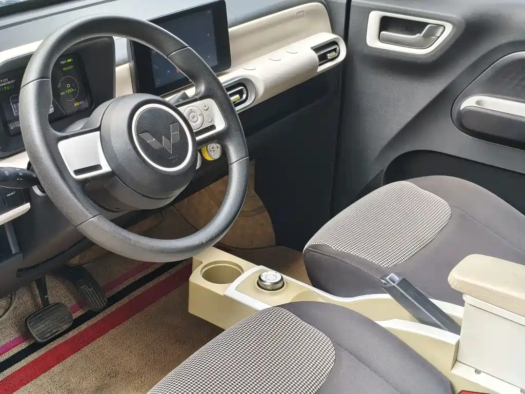 Wuling MINIEV — миниатюра 5