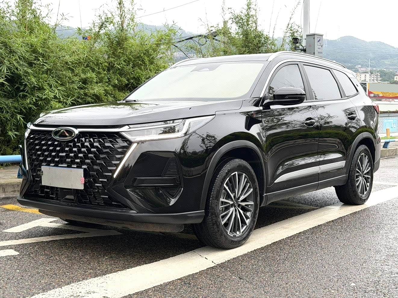 CHERY Tiggo 8 1.5 л 2025 г. Чёрный, пробег 21000 км