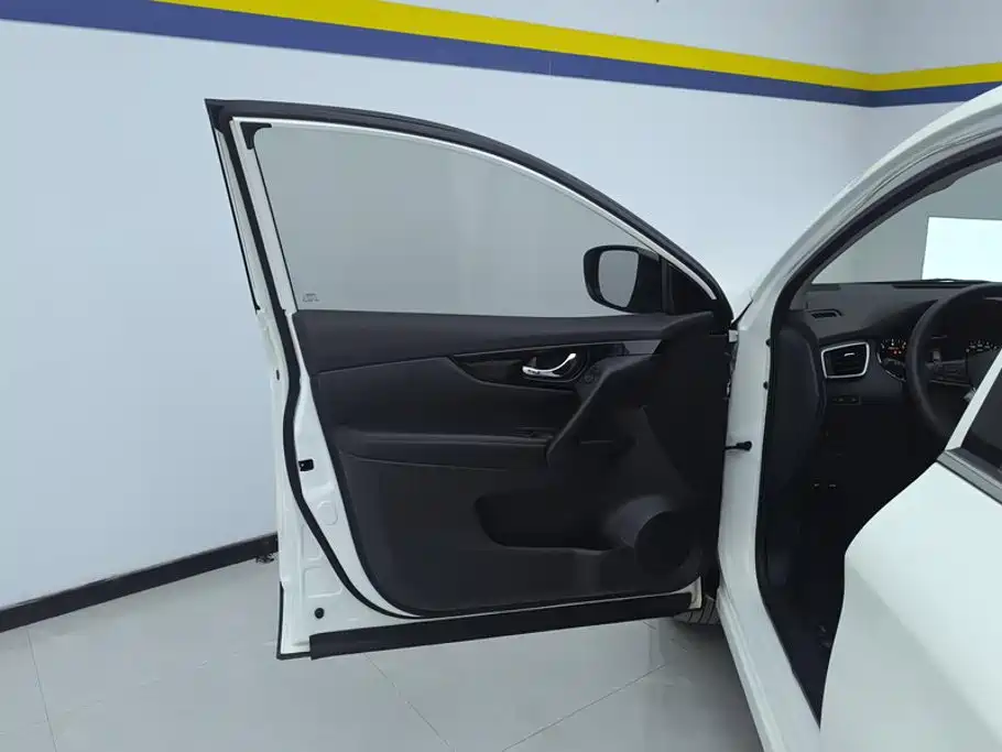 Nissan Qashqai — миниатюра 7