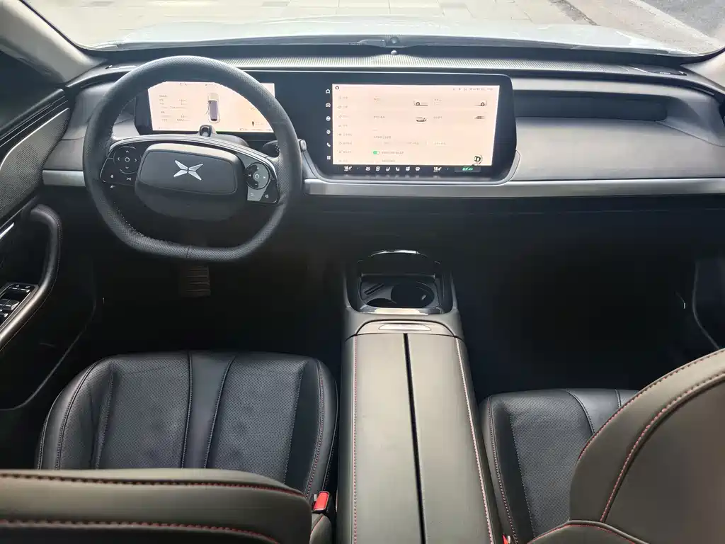 XPeng P7 — миниатюра 11