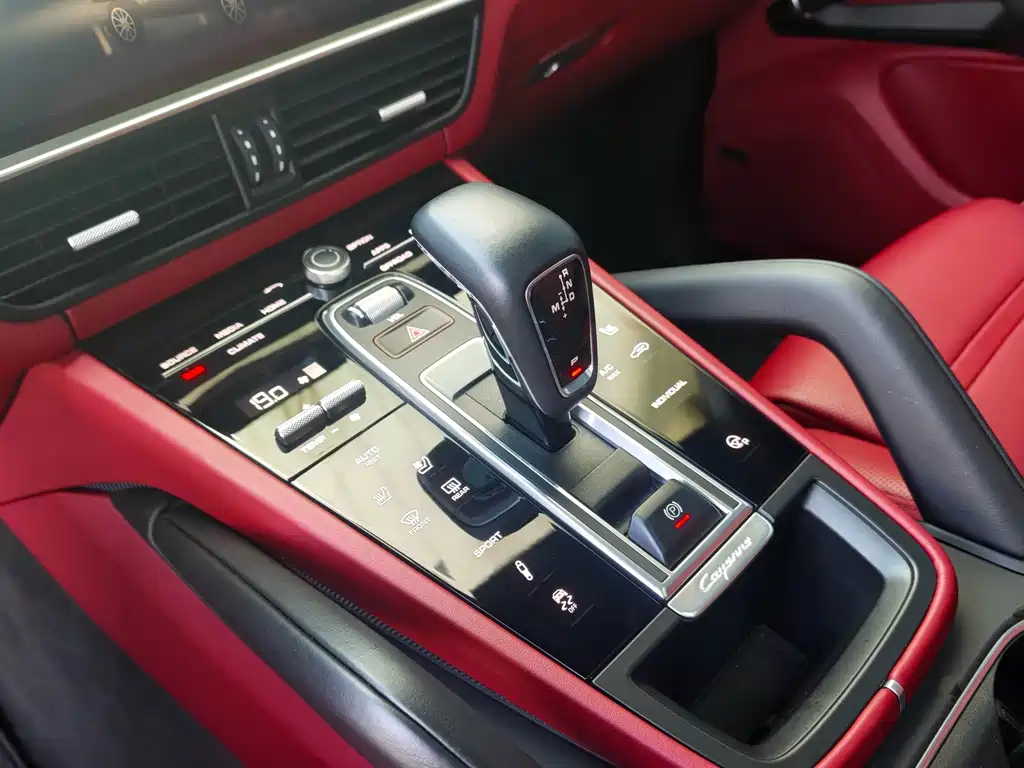 Porsche Cayenne — миниатюра 4