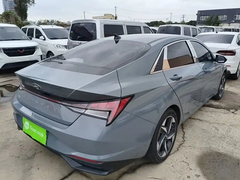 Hyundai Elantra — миниатюра 7