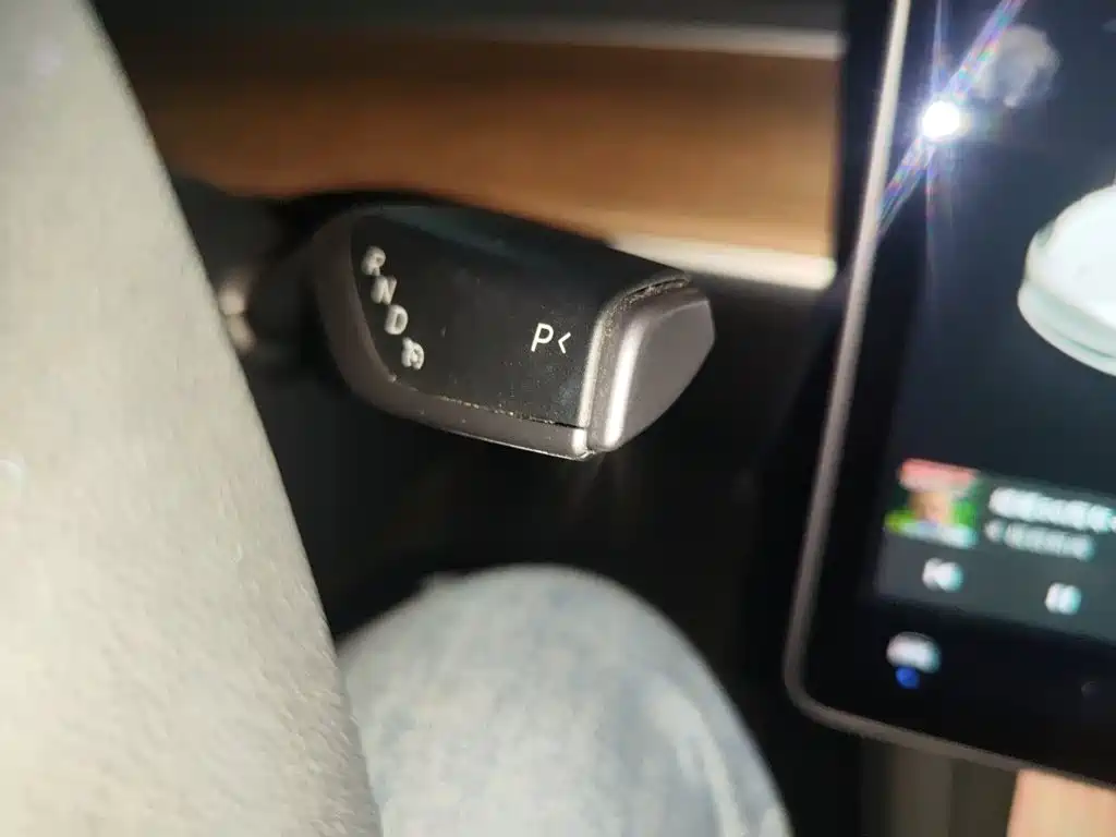 Tesla Model 3 — миниатюра 16