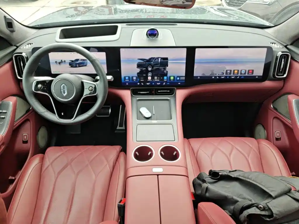 Aito M8 2025 Ultra 53.4kWh 5 мест (192 ）