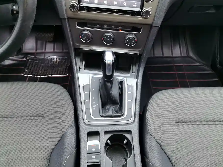 Volkswagen Golf — миниатюра 16